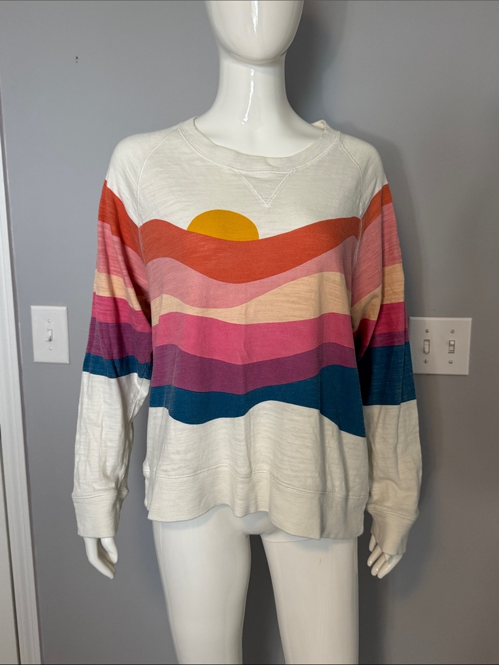 Faherty Sunwashed Slub Crewneck Soleil Sunset Waves Sweatshirt - Picture 2 of 6